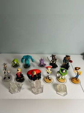 Disney Infinity Character Mixed Character & Play Set Piece Bundle 15 Pieces
